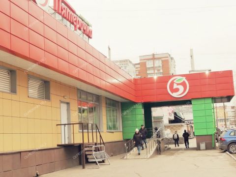 3-komnatnaya-ul-strokina-d-12 фото