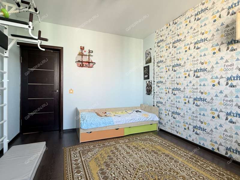 трёхкомнатная квартира на бульваре 60-летия Октября дом 25 к2