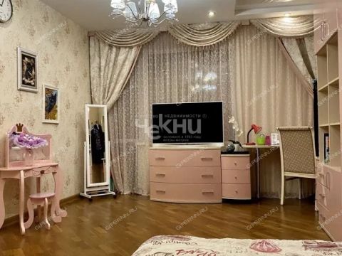 4-komnatnaya-ul-dunaeva-d-8 фото