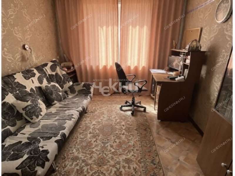 трёхкомнатная квартира на улице Минеева дом 31