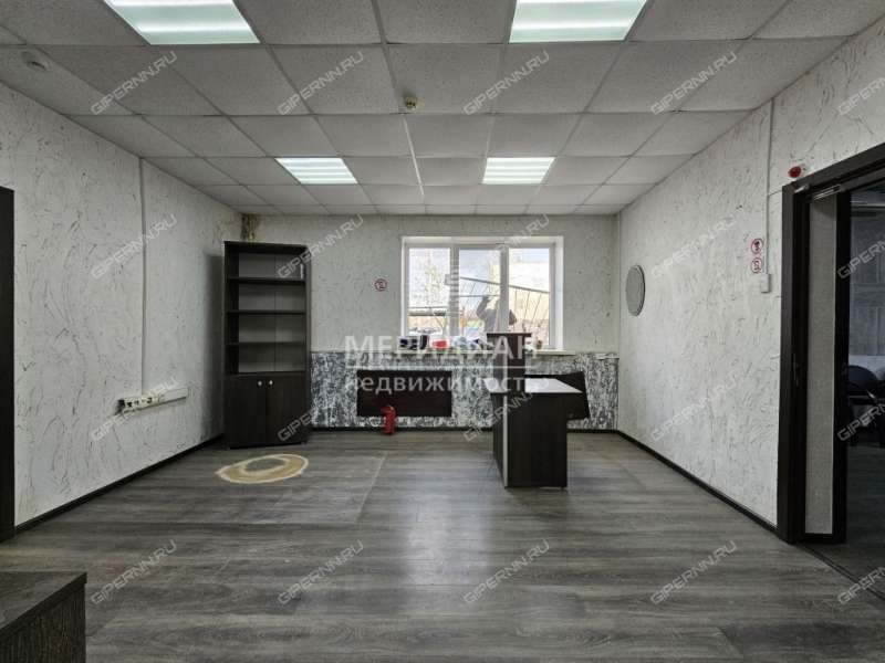 здание под офис на Интернациональная ул Бор