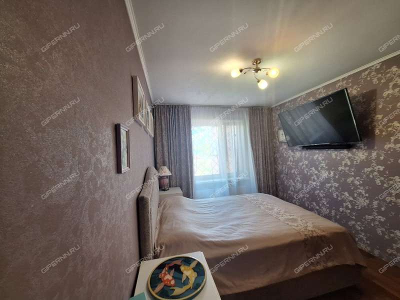 трёхкомнатная квартира на Керченской улице дом 28