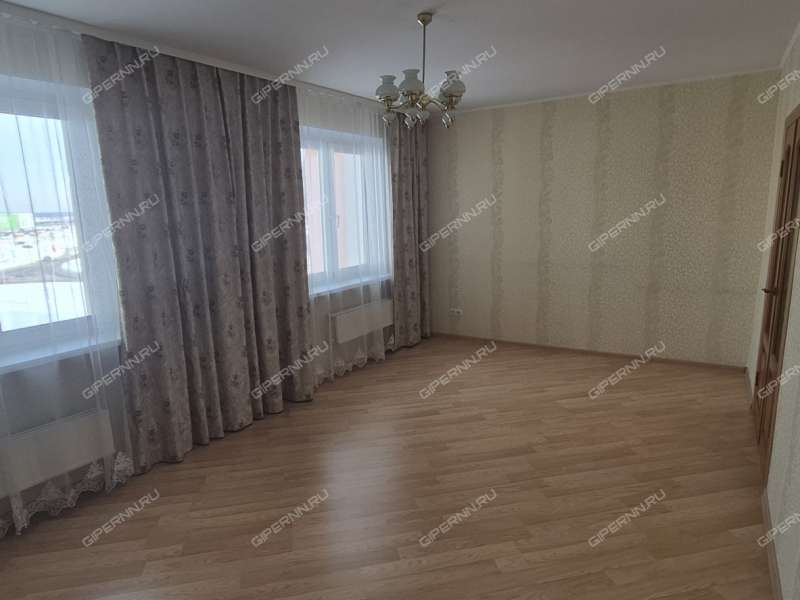 четырёхкомнатная квартира на Керченской улице дом 22