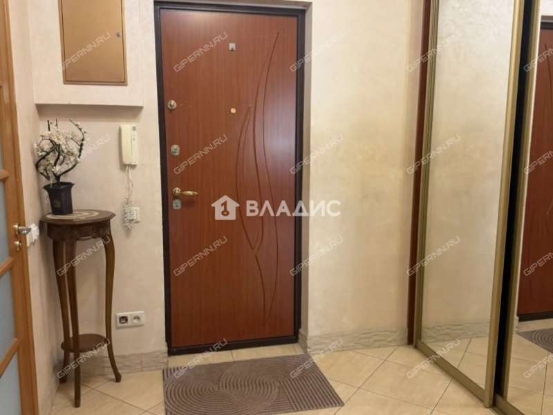 трёхкомнатная квартира на улице Родионова дом 165 к1
