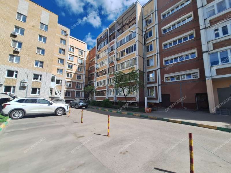 трёхкомнатная квартира на Керченской улице дом 28