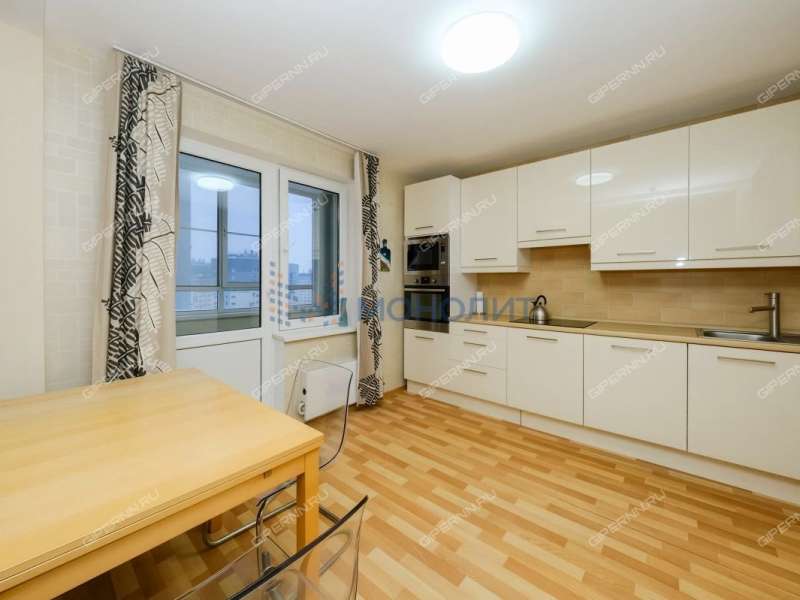 трёхкомнатная квартира на улице Карла Маркса дом 43