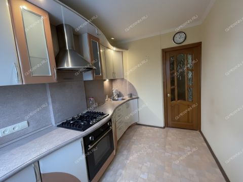 3-komnatnaya-ul-tropinina-d-6 фото