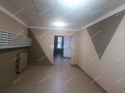 4-komnatnaya-ul-rodionova-d-193-k3 фото