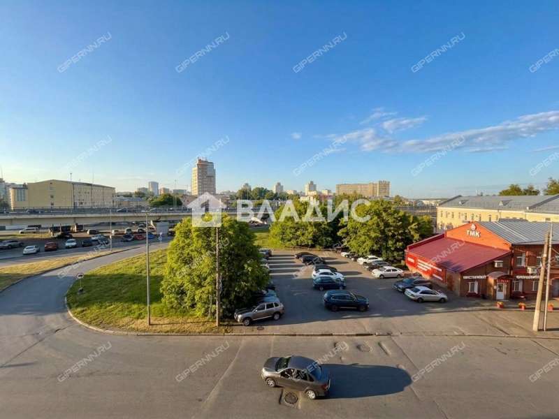 трёхкомнатная квартира на улице Луначарского дом 10/16