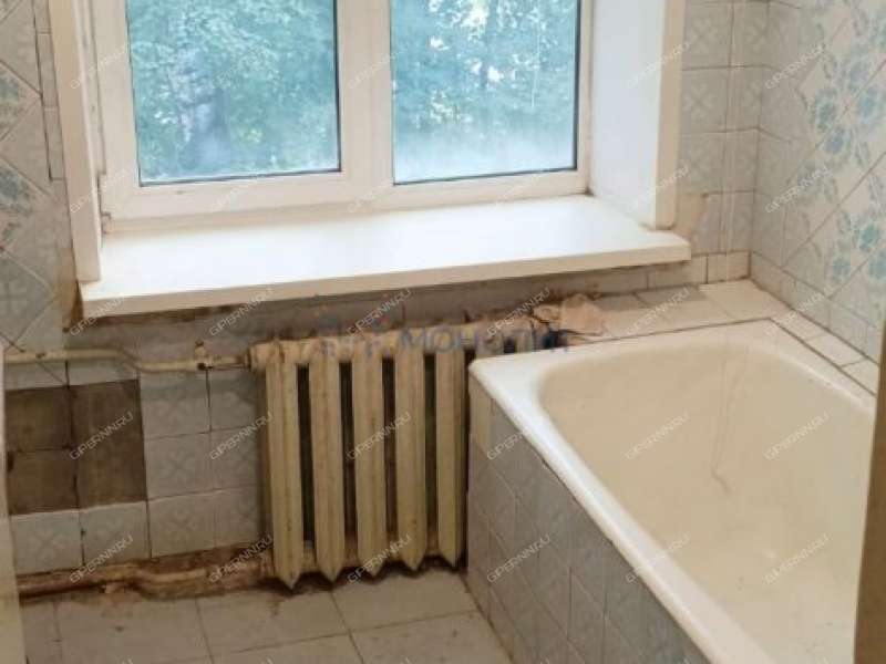 трёхкомнатная квартира на улице Героя Безрукова дом 8
