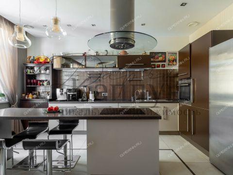 4-komnatnaya-ul-minina-d-19-6 фото