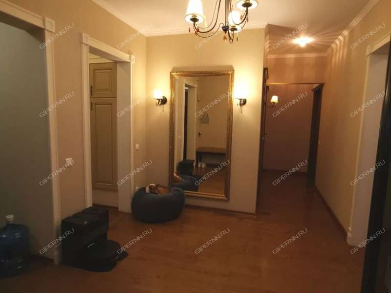 четырёхкомнатная квартира на улице Янки Купалы дом 38