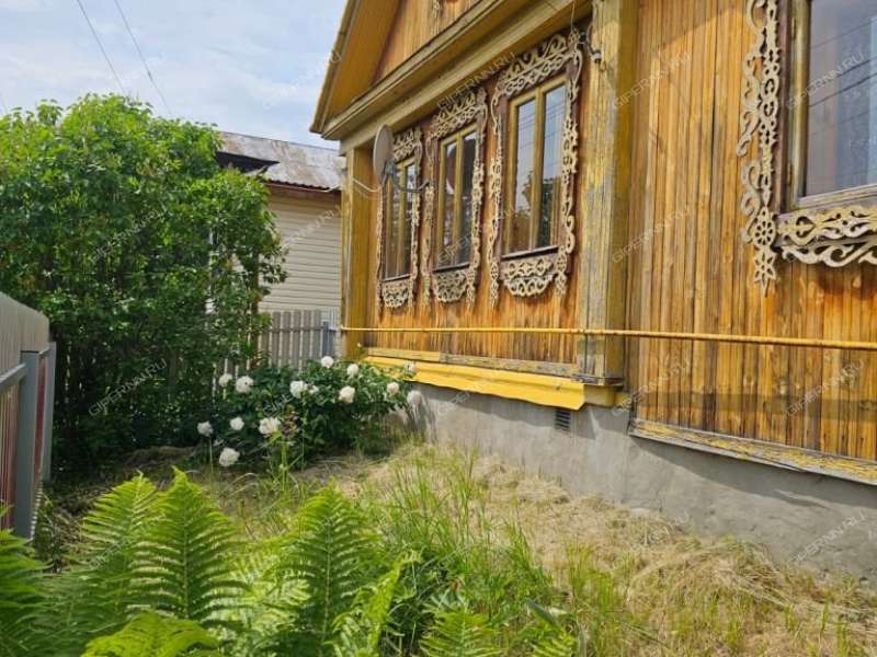 дом на Центральной улице село Доскино