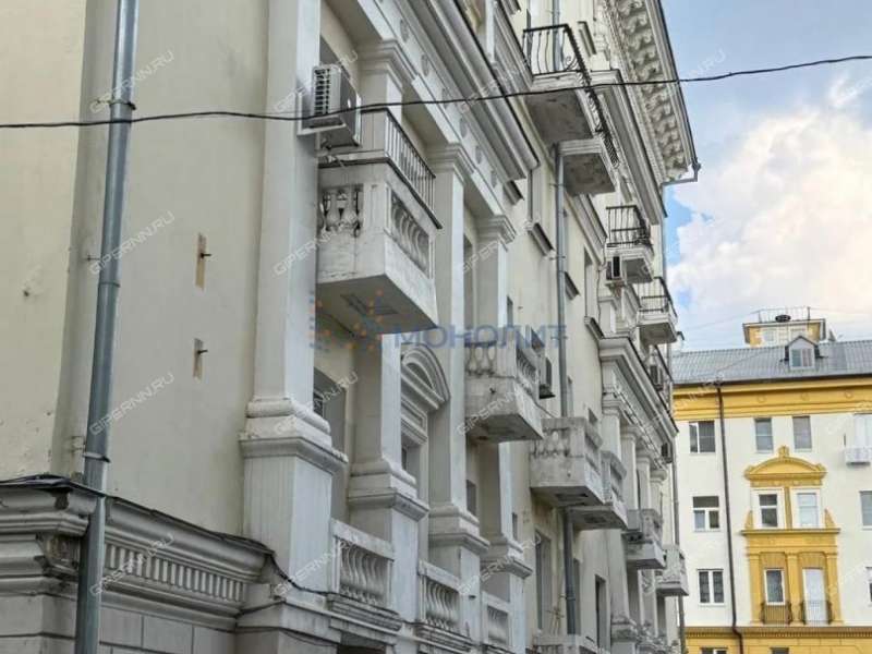 трёхкомнатная квартира на Большой Покровской улице дом 35а