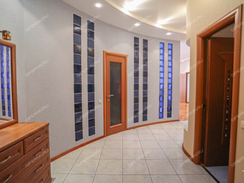 трёхкомнатная квартира на Большой Покровской улице дом 20б