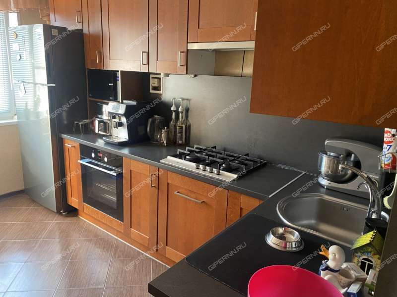 четырёхкомнатная квартира на улице Строкина дом 19