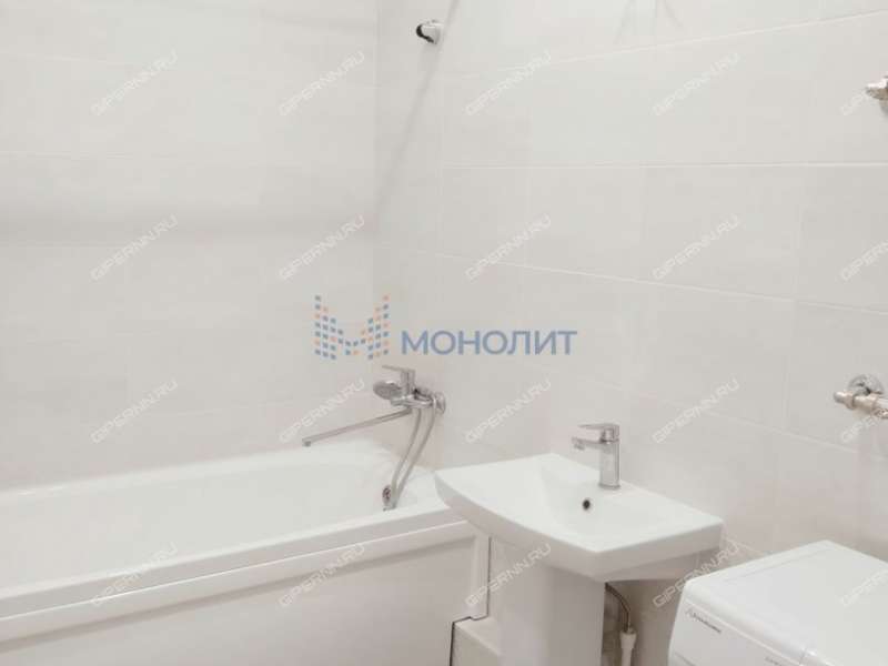 двухкомнатная квартира на улице Александра Хохлова дом 7