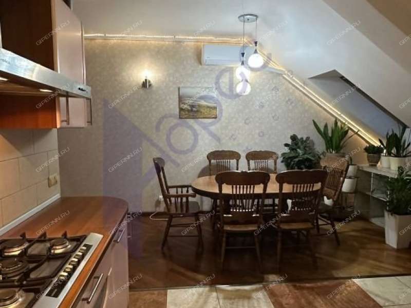 четырёхкомнатная квартира на улице Белинского дом 62