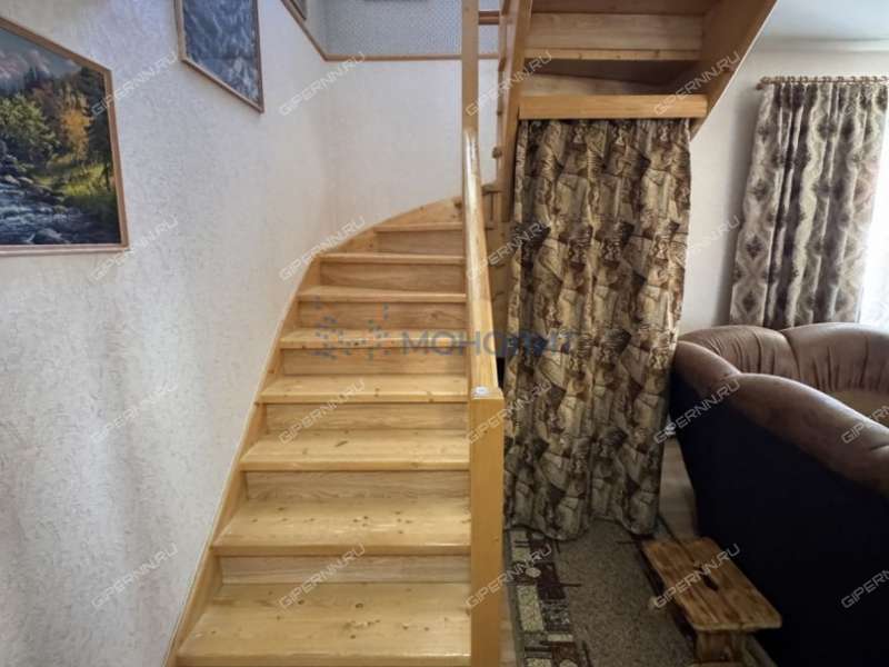 дом на Озёрной улице деревня Крутая