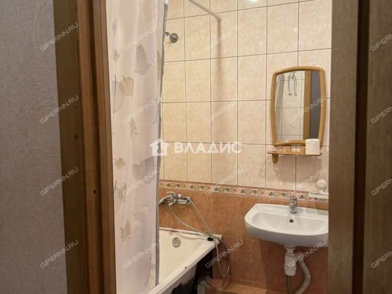 двухкомнатная квартира на улице Космонавта Комарова дом 13А
