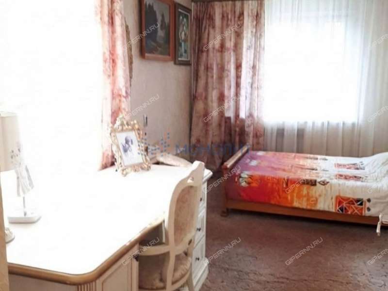 четырёхкомнатная квартира на улице Политбойцов дом 4