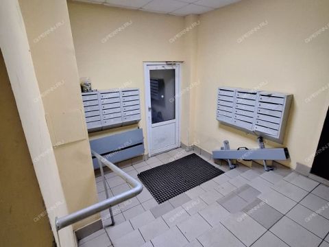 3-komnatnaya-ul-arkadiya-gaydara-d-26 фото