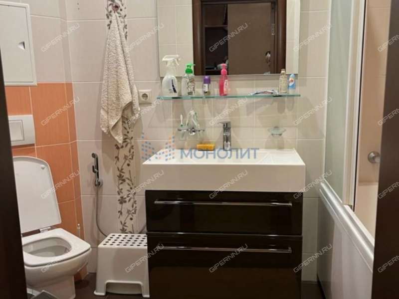 трёхкомнатная квартира на улице Академика Блохиной дом 7