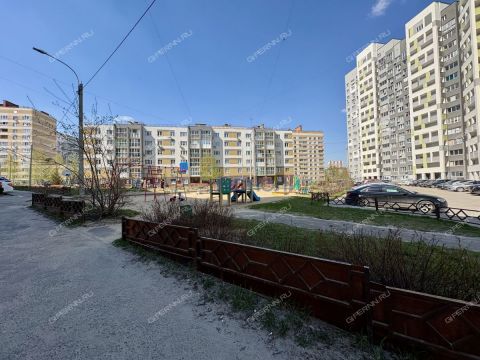 1-komnatnaya-ul-vyatskaya-d-4 фото
