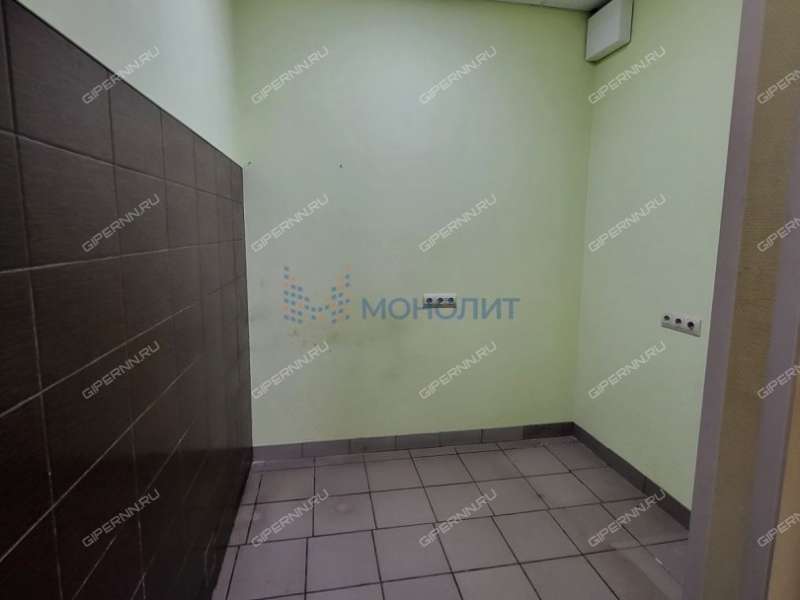 помещение под офис, торговую площадь на Южном шоссе