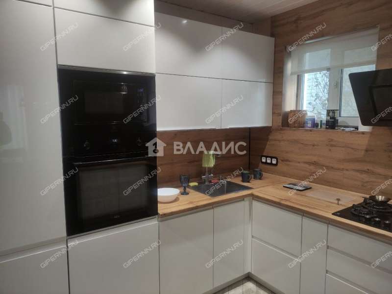 дом на улице Школьная деревня Комарово