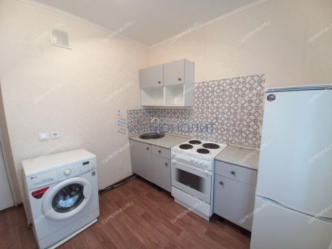 1-komnatnaya-ul-vyatskaya-d-1 фото