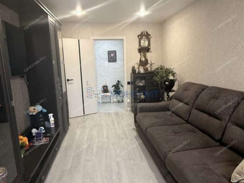 трёхкомнатная квартира на улице Коминтерна дом 16