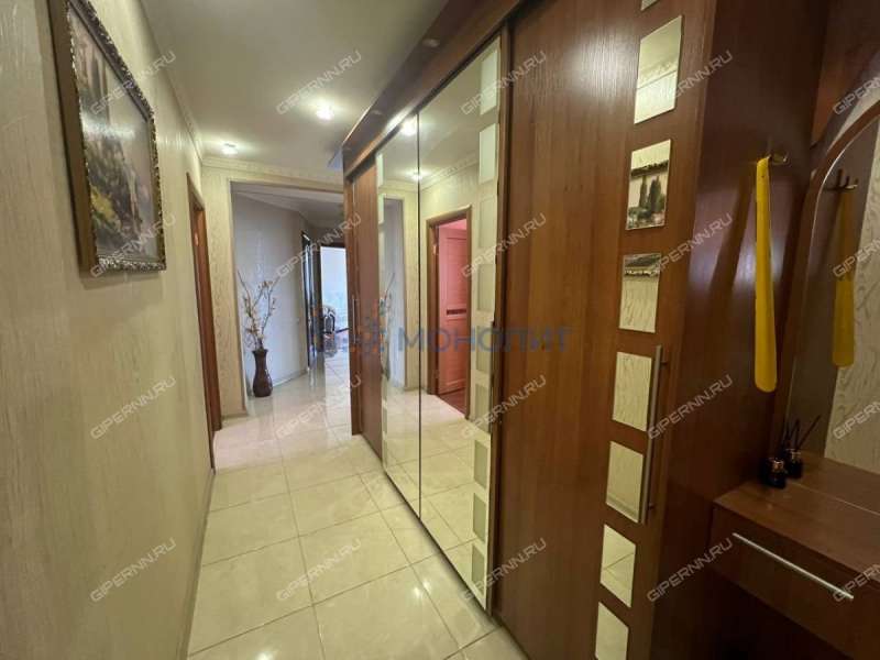 трёхкомнатная квартира на улице Бурденко дом 35