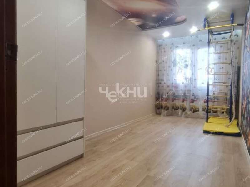 трёхкомнатная квартира на улице Маршала Голованова дом 39