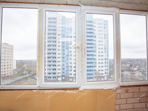 3-komnatnaya-ul-vyatskaya-d-1 фото