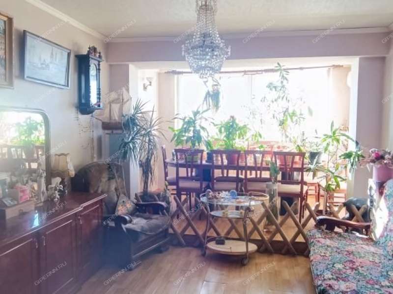 трёхкомнатная квартира на улице Карла Маркса дом 32