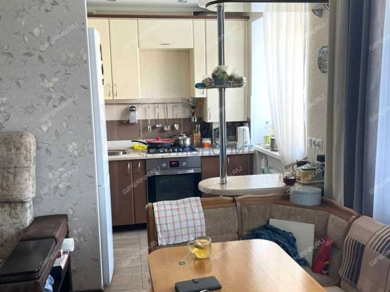 трёхкомнатная квартира на улице Героя Самочкина дом 13