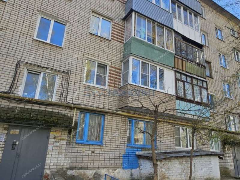 двухкомнатная квартира в 2-м микрорайоне дом 30 город Кстово