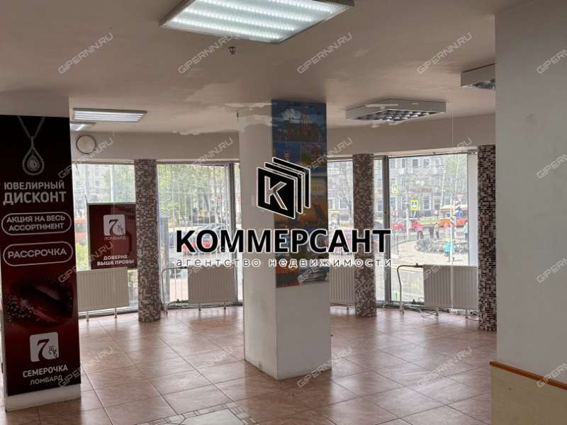 помещение под торговую площадь на улице Коминтерна