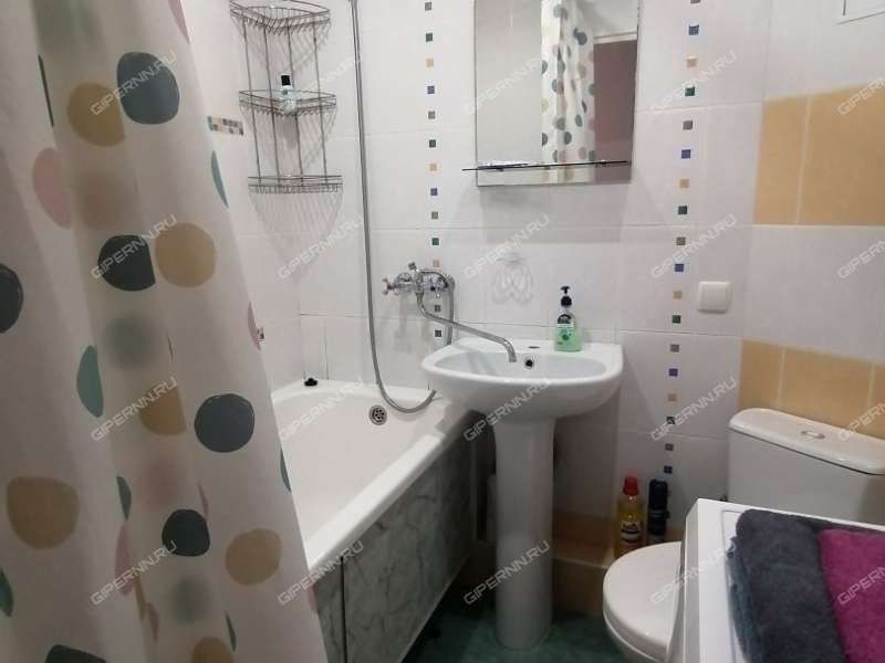 однокомнатная квартира на сутки на улице Сергея Есенина дом 39