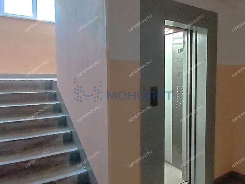 двухкомнатная квартира на улице Верхнепечёрская дом 12