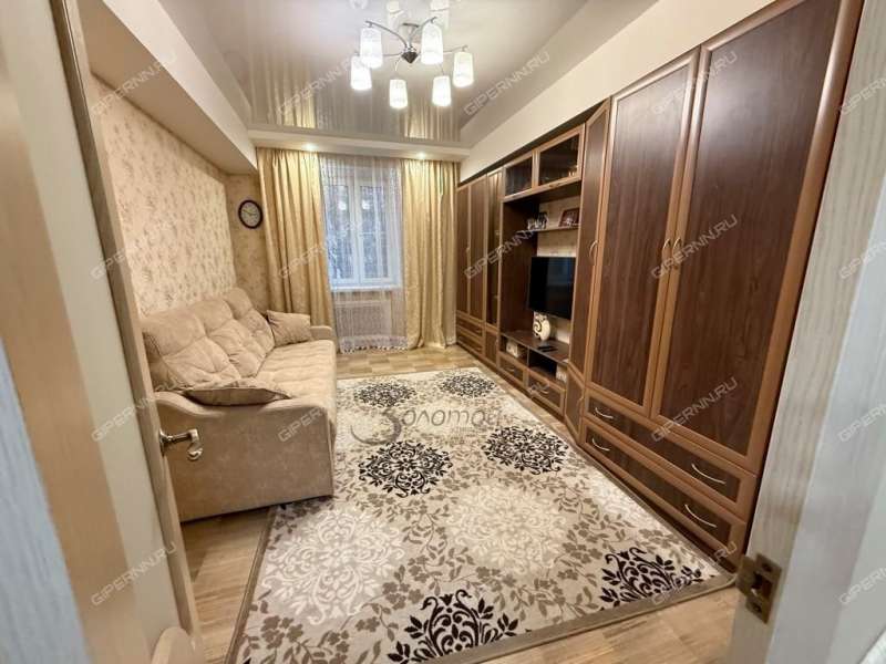 трёхкомнатная квартира на улице Челюскинцев дом 2