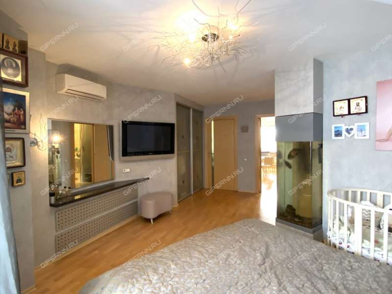 трёхкомнатная квартира на Варварской улице дом 40б