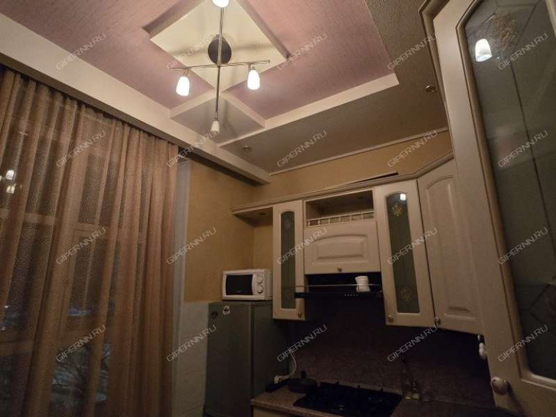 трёхкомнатная квартира на улице Ярошенко дом 1