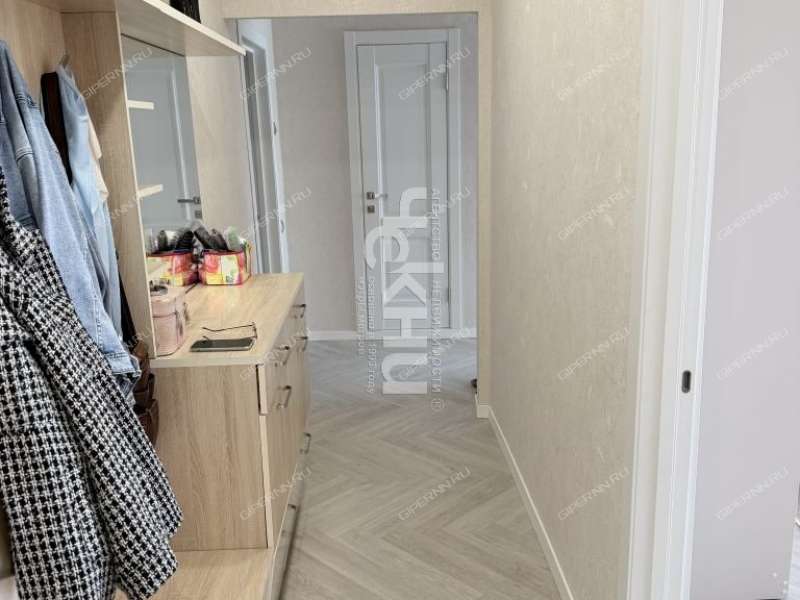 трёхкомнатная квартира на улице Героя Советского Союза Усилова дом 2 к4