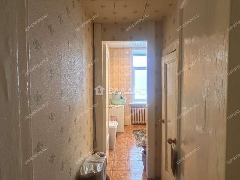 трёхкомнатная квартира на улице Страж Революции дом 6/3