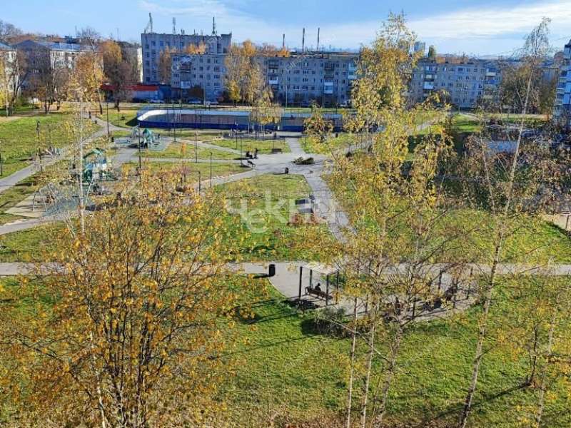 трёхкомнатная квартира на проспекте Кирова дом 35