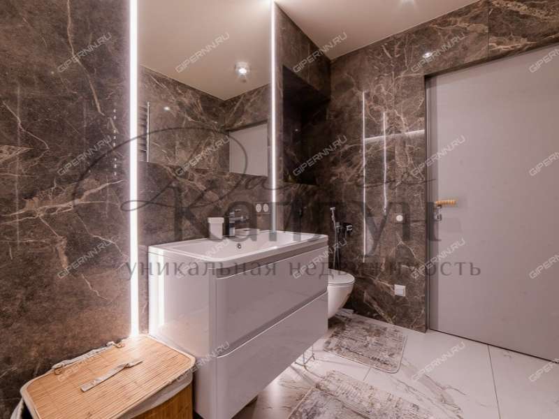 четырёхкомнатная квартира на улице Октябрьской Революции дом 45