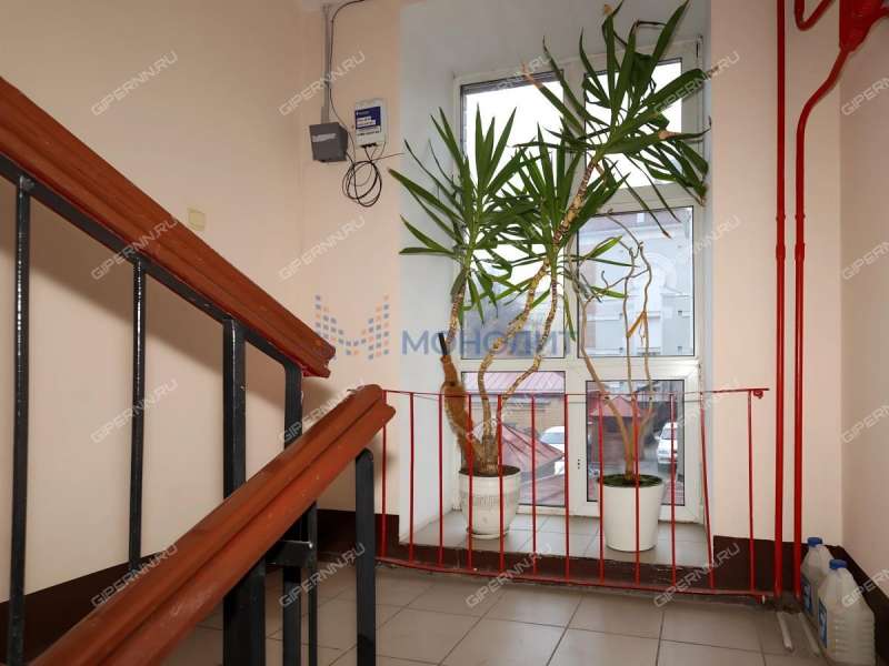 трёхкомнатная квартира на Большей Печёрской улице дом 32