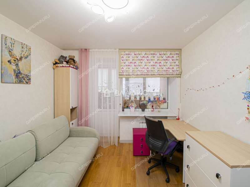 трёхкомнатная квартира на Полтавской улице дом 3